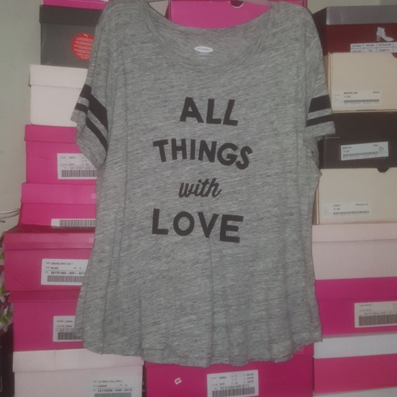 Old Navy Tops - Old Navy Graphic Tee Old Navy Tops - Old Navy Graphic Tee